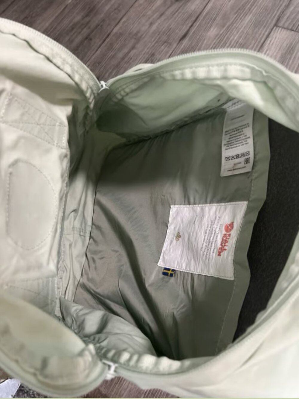backpack - Picture 3 of 3